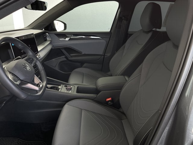 2025 Volkswagen Tiguan SE R-Line Black