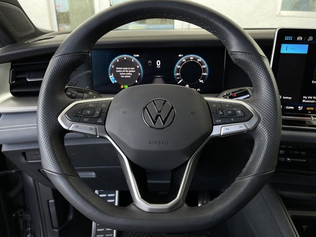 2025 Volkswagen Tiguan SE R-Line Black