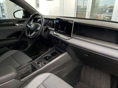 2025 Volkswagen Tiguan SE R-Line Black