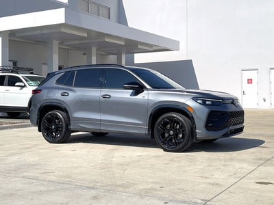 2025 Volkswagen Tiguan SE R-Line Black