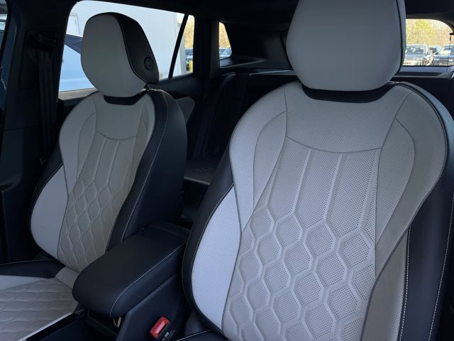 2026 Volkswagen Tiguan 2.0T SEL R-Line