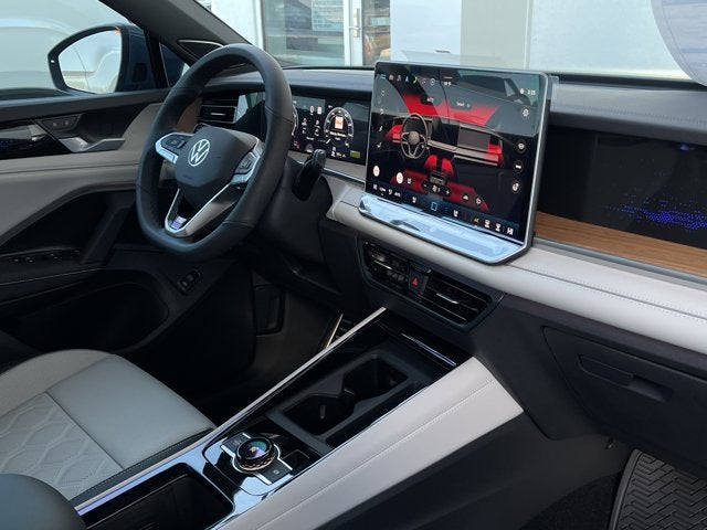 2026 Volkswagen Tiguan 2.0T SEL R-Line