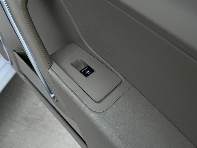 2018 Volkswagen Beetle SE