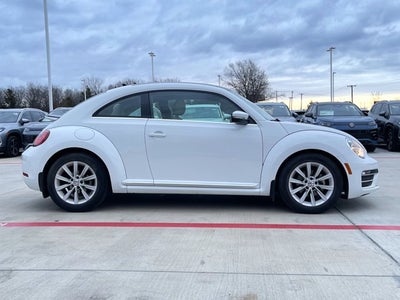2018 Volkswagen Beetle SE