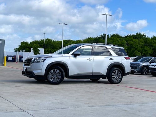 2024 Nissan Pathfinder SV