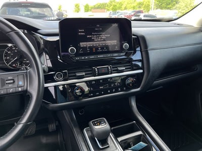 2024 Nissan Pathfinder SV