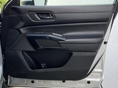 2024 Nissan Pathfinder SV