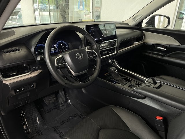 2025 Toyota Grand Highlander Base