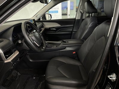 2025 Toyota Grand Highlander Base