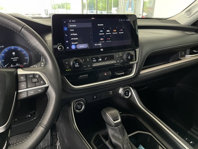 2025 Toyota Grand Highlander Base