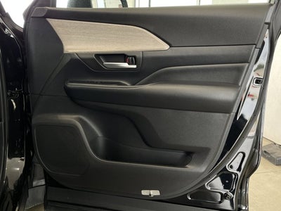 2025 Toyota Grand Highlander Base