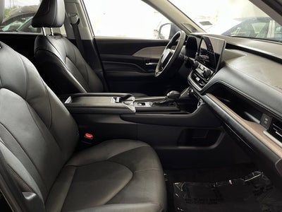 2025 Toyota Grand Highlander Base