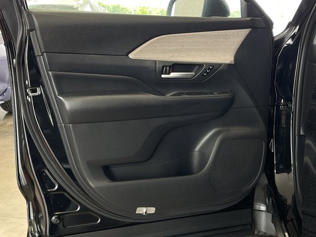 2025 Toyota Grand Highlander Base