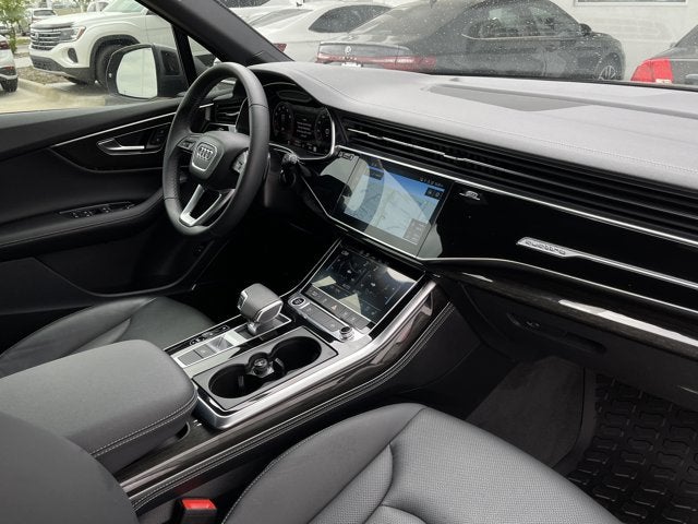2025 Audi Q7 Premium Plus
